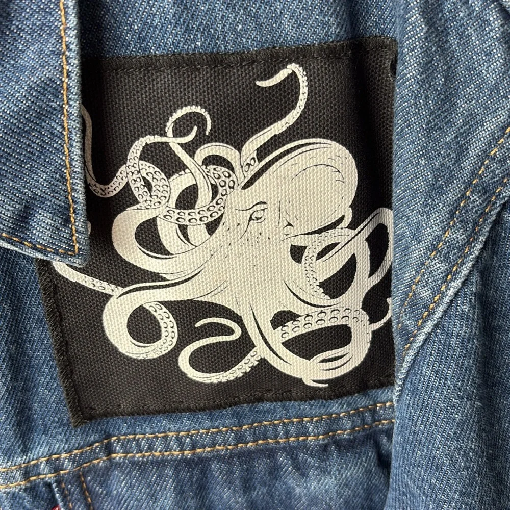 Upcycled Levi's Classic Blue Denim Jacket with Manga Patches - Picture 4 of 6